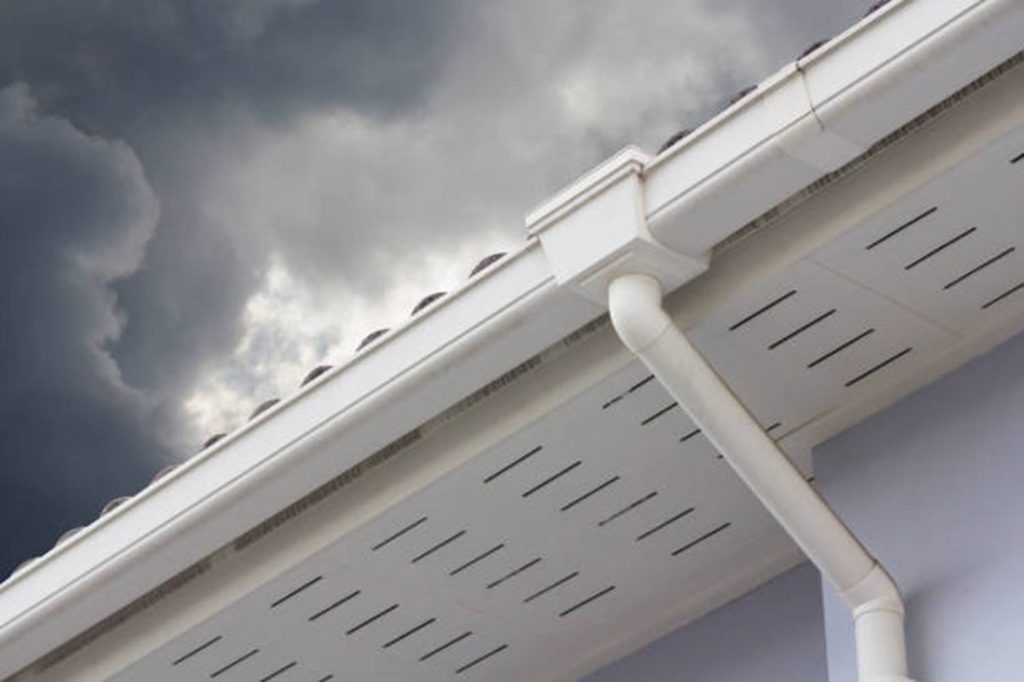 The Installation Process: What to Expect When You Choose Seamless Rain Gutters